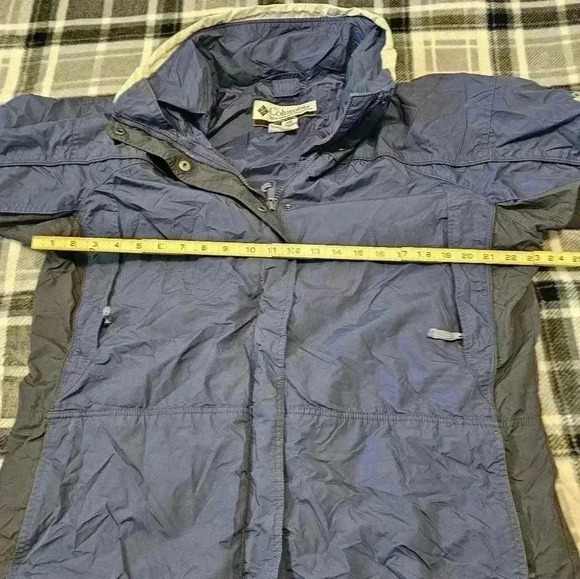 Columbia women's XL blue and gray weather proof outer coat, no liner - Picture 6 of 12